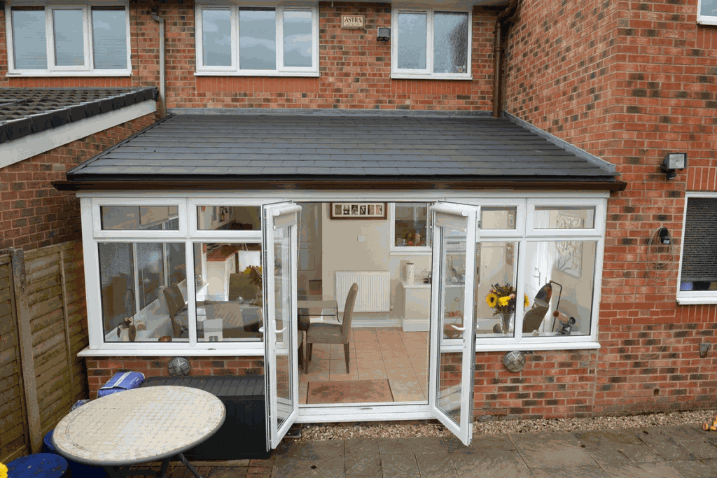 conservatory with 4 seasons tiled roof